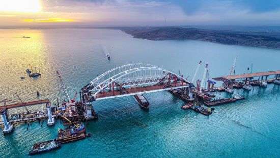 По Крымскому мосту запустили автомобильное движение