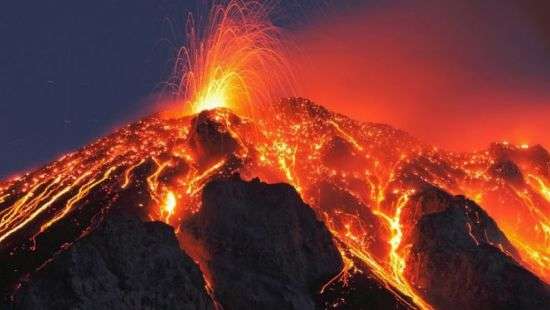 Извержение вулкана на Гавайях: уровень опасности повысили до «красного»