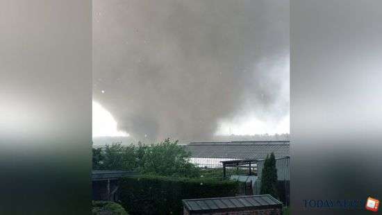 По Германии пронесся мощный торнадо, есть пострадавшие (ВИДЕО)