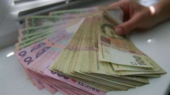 Украинцев с зарплатами выше 10 тысяч стало вдвое больше - Кабмин