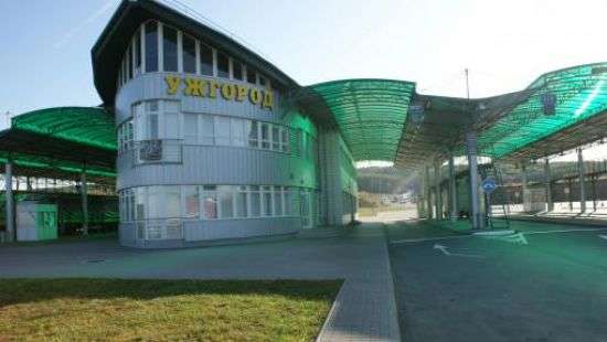 На границе со Словакией ограничат движение грузовиков