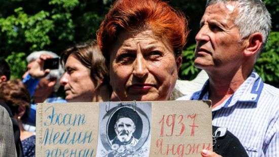 В оккупированном Симферополе собрался митинг крымских татар