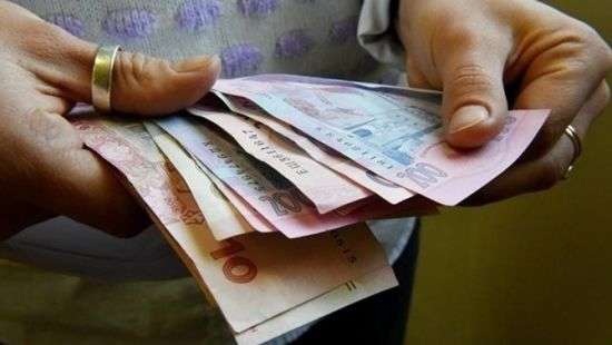 Ученые выяснили, чем опасна низкая зарплата