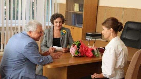 Порошенко за русский язык присвоил родной сестре жены заслуженное звание