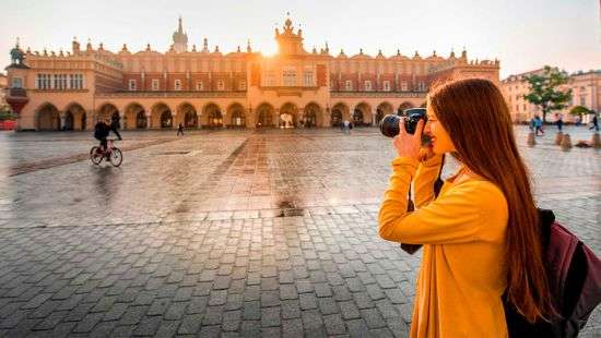 Названы страны, куда бы украинцы хотели уехать на ПМЖ