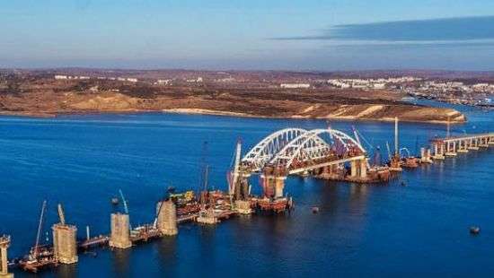 Стали известны причины самого распространенного нарушения ПДД на Крымском мосту