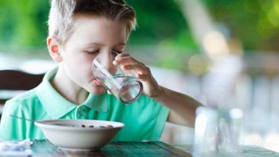 Супрун рассказала, как приучить детей пить больше воды