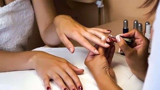 В Минздраве рассказали какую таят в себе опасность салоны красоты