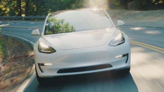 Выпуск Model 3 разорит Tesla