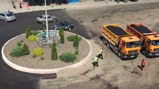 Опубликовано ВИДЕО задержания девушки, устроившей погоню с перестрелкой в Ржищеве