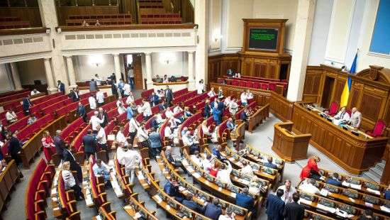 Принятие закона об Антикоррупционном суде отложили на июнь