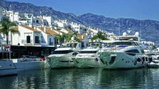 Выяснилось, какой недвижимостью владеют украинские нардепы за рубежом