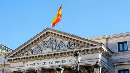 В Испании инициировали вотум недоверия правительству из-за коррупции