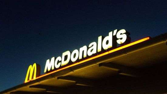 Вблизи Лондона неизвестные взяли в заложники посетителей «Макдональдса»