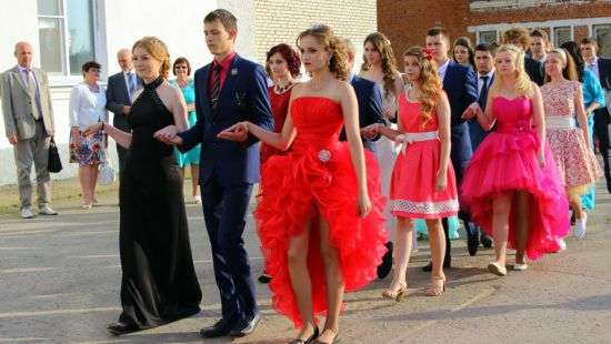 В Минобразования назвали даты проведения выпускных вечеров