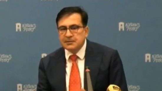 Похудевший и в очках: Саакашвили удивил своим новым образом (ВИДЕО)