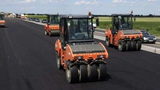 В Украине дороги приведут в порядок через 59 лет