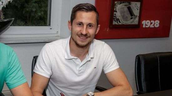 «Шальке» подписал конкурента Коноплянки