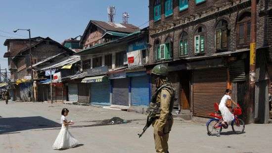 Пакистан и Индия договорились о перемирии в спорном гималайском регионе Кашмир