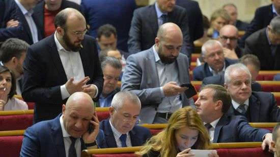 Каждая депутатская семья в Украине владеет 6 компаниями - исследование (ИНФОГРАФИКА)