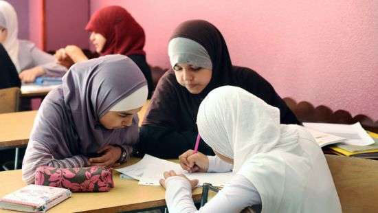 Французское министерство запретило следование религиозным правилам в школах