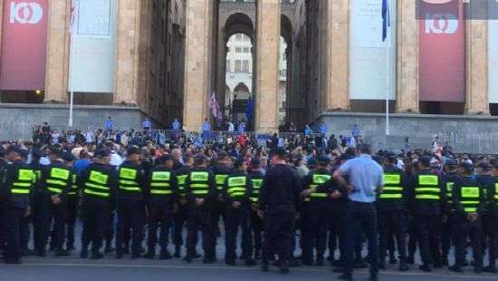 В Тбилиси начались массовые протесты из-за нераскрытого убийства