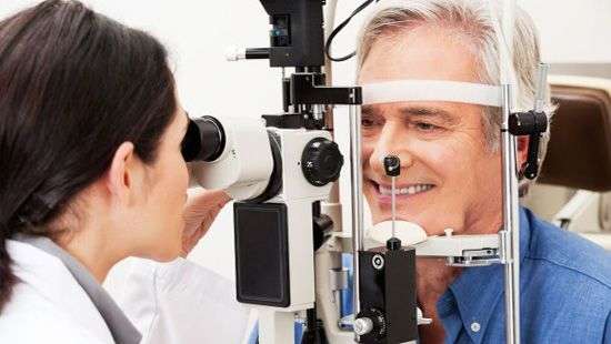 Ученые создали прибор, лечащий близорукость