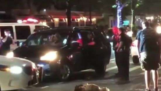 Водитель-неадекват разгромил несколько авто и травмировал трех полицейских в Нью-Йорке – ВИДЕО