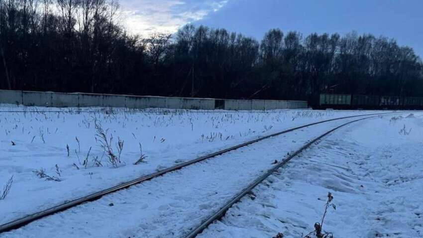 Палаючі колії: серія вибухів паралізувала залізницю Росії Палаючі колії: серія вибухів паралізувала залізницю Росії