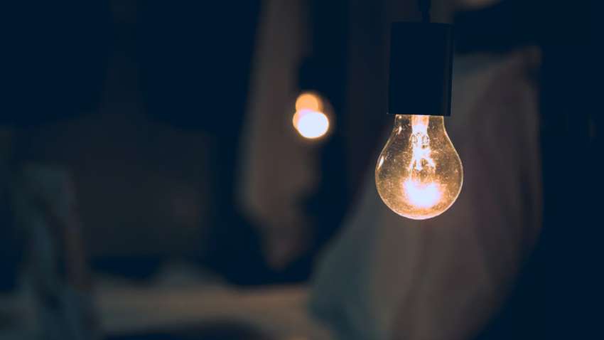 Коли перестануть вимикати світло в Україні: експерт назвав дату Коли перестануть вимикати світло в Україні: експерт назвав дату