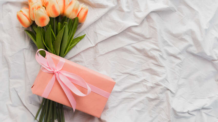 Неймовірні ідеї для подарунків коханій на 8 Березня: як здивувати кохану