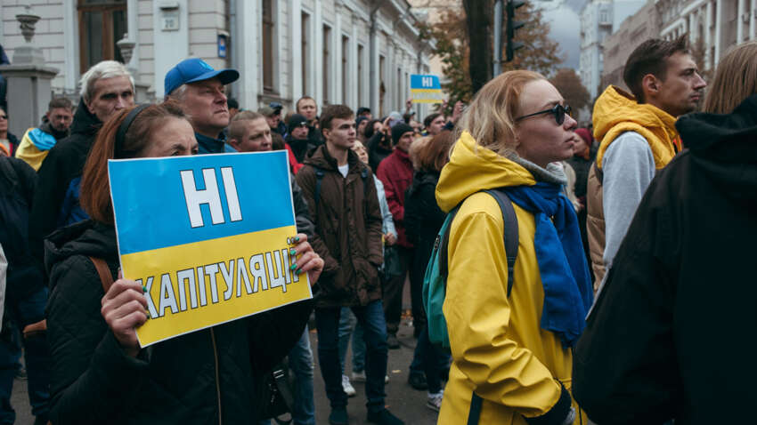 Украинцы назвали неприемлемые условия уступок перед РФ: сколько готовы выйти на протест Украинцы назвали неприемлемые условия уступок перед РФ: сколько готовы выйти на протест