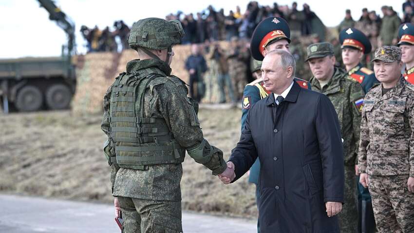 Путин в спешке отдает своим войскам ошеломляющий приказ: на Западе рассказали, о чем идет речь Путин в спешке отдает своим войскам ошеломляющий приказ: на Западе рассказали, о чем идет речь