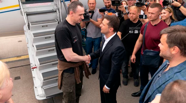 Четырем освобожденным украинцам обещают купить жилье в Киеве