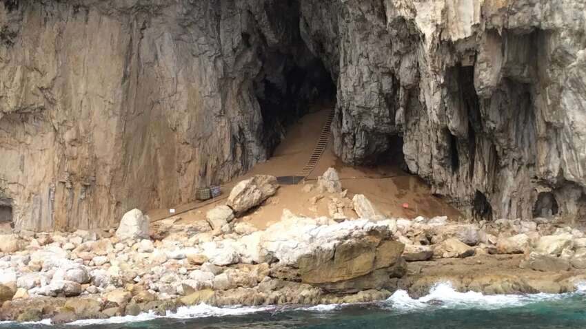 Археологи відкрили запечатану на 40 000 років печеру: що вони знайшли