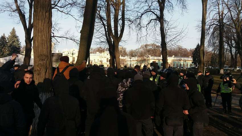  Акції протесту під Радою: Нацкорпус і поліція влаштували чергову бійку