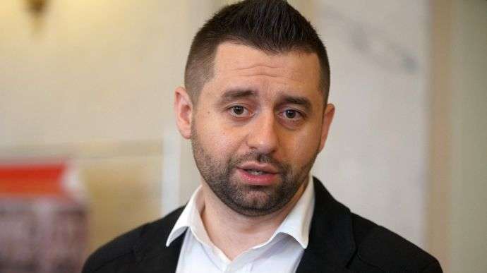 Арахамия прокомментировал возможный паспорт РФ у Гогилашвили