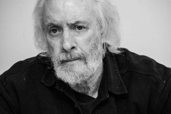 Помер легендарний сценарист та автор "Китайського кварталу" 