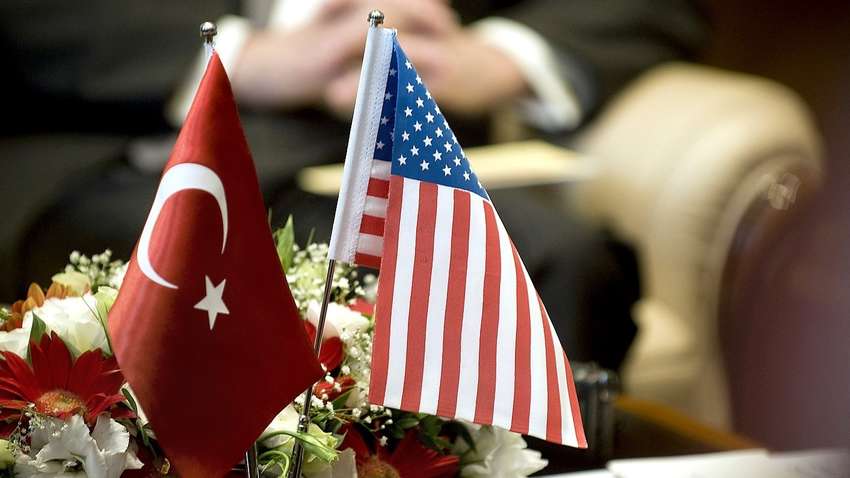 США и Турция договорились о "режиме тишины" в Сирии на 120 часов 