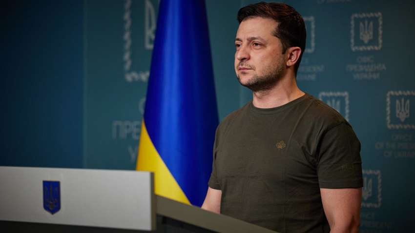 Зеленский допустил, что РФ назовет «базами НАТО» в Украине Софийский собор или Лавру