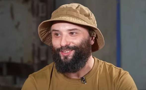 Комік Розовий розповів, як отримав важке поранення