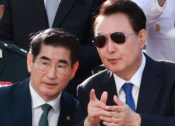 Высокопоставленный чиновник, причастный к введению военного положения, пытался покончить с собой Высокопоставленный чиновник, причастный к введению военного положения, пытался покончить с собой