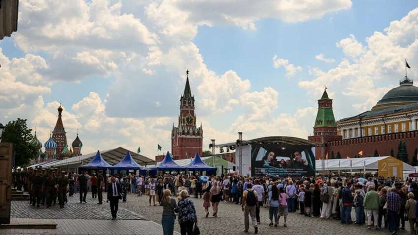 Жителей Москвы начали активно готовить к беспощадным атакам: власти в панике пошли на отчаянное решение Жителей Москвы начали активно готовить к беспощадным атакам: власти в панике пошли на отчаянное решение