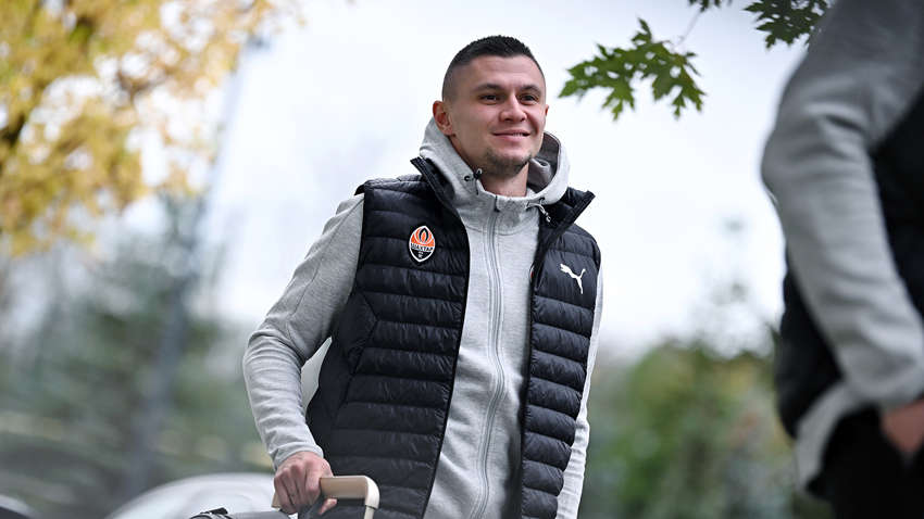 Известна заявка "Шахтера" на матч с "Барселоной": команда уже в Германии (фото) Известна заявка "Шахтера" на матч с "Барселоной": команда уже в Германии (фото)