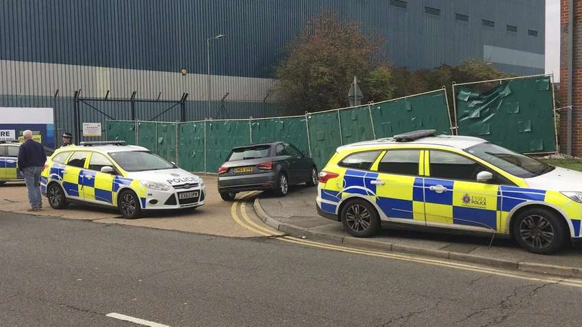 Под Лондоном полиция обнаружила грузовик с 39-ю трупами  