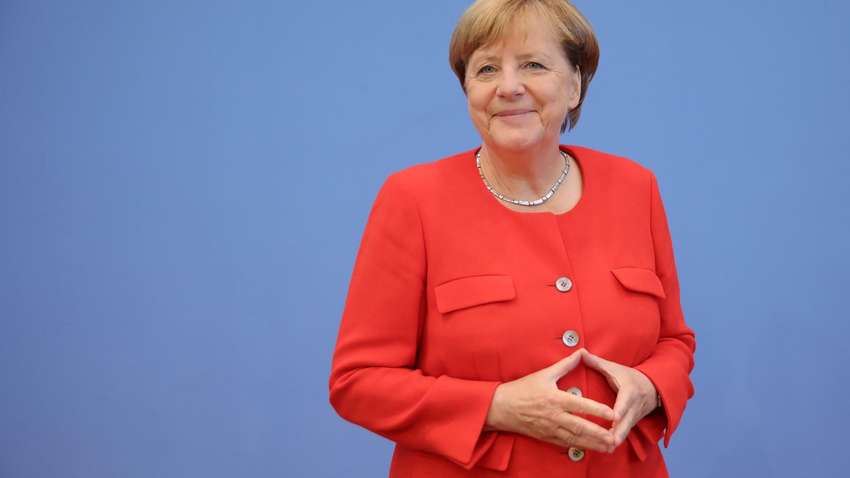 "ФРГ нужны специалисты не только из Евросоюза": Меркель сделала широкий жест
