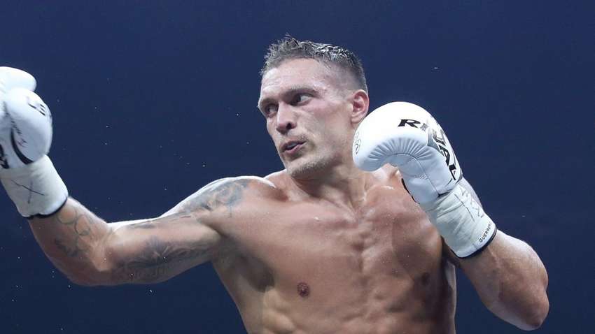 Усик вже знаходиться у Чикаго