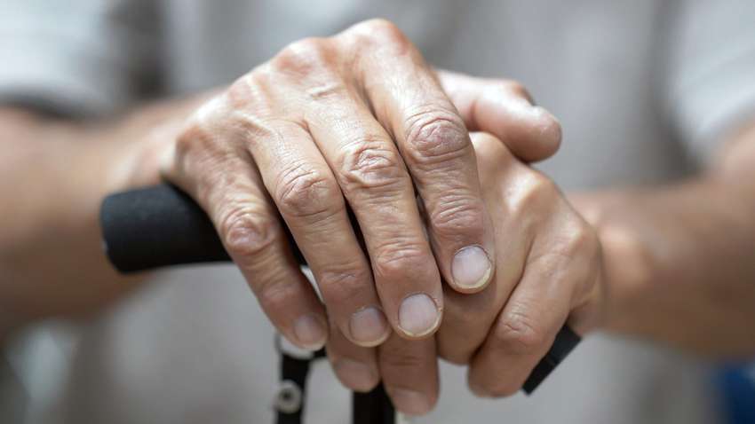 В Херсонской области пенсионерка не хотела брать помощь, пока не убедилась, что она от Украины (ВИДЕО)