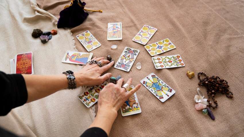 Таро гороскоп для всех знаков зодиака: кому этот день принесет неудачу