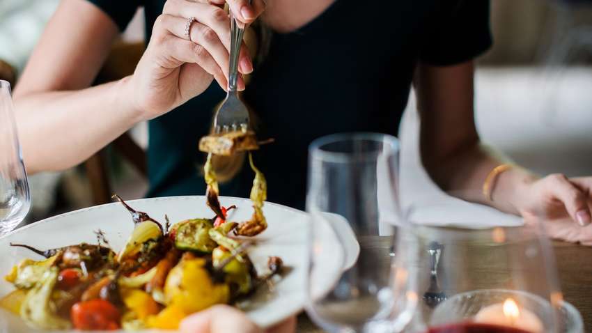 Як деякі гормони можуть впливати на апетит